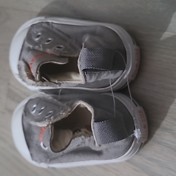 Converse - Picture 3 of 4